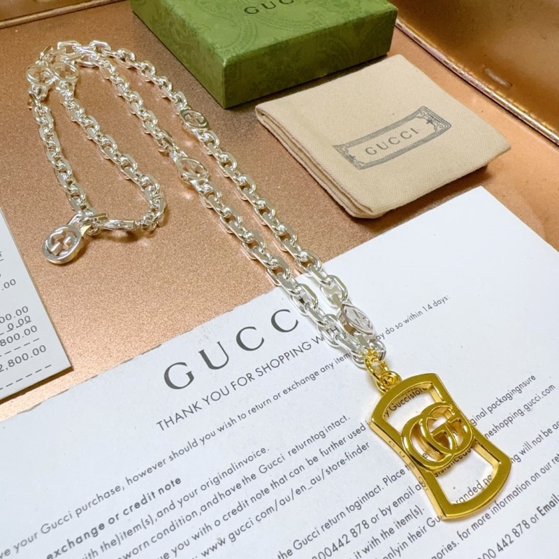 G*u*i necklaces